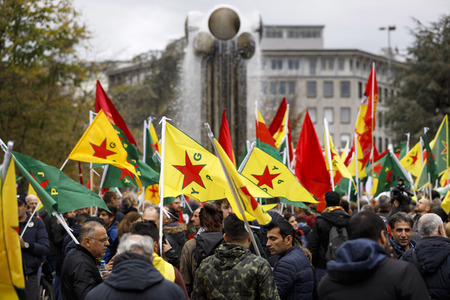 Demonstration gegen die türkische Militär-Offensive in Nordsyrien in Köln