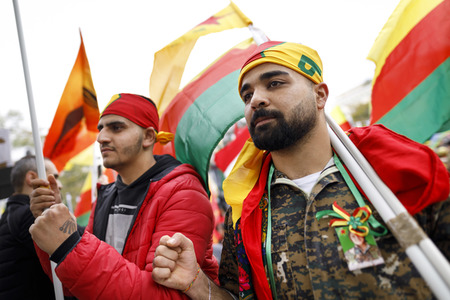 Demonstration gegen die türkische Militär-Offensive in Nordsyrien in Köln