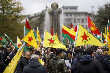 Demonstration gegen die türkische Militär-Offensive in Nordsyrien in Köln