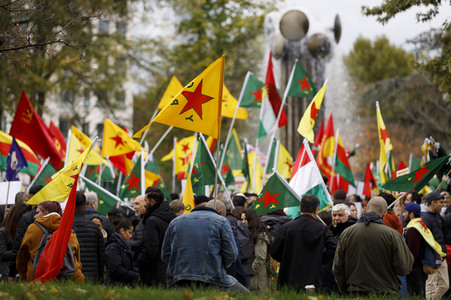 Demonstration gegen die türkische Militär-Offensive in Nordsyrien in Köln