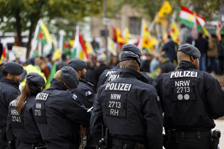 Demonstration gegen die türkische Militär-Offensive in Nordsyrien in Köln