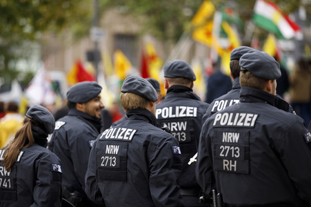 Demonstration gegen die türkische Militär-Offensive in Nordsyrien in Köln