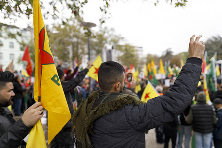 Demonstration gegen die türkische Militär-Offensive in Nordsyrien in Köln