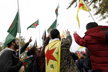 Demonstration gegen die türkische Militär-Offensive in Nordsyrien in Köln
