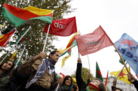 Demonstration gegen die türkische Militär-Offensive in Nordsyrien in Köln