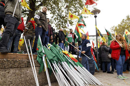 Demonstration gegen die türkische Militär-Offensive in Nordsyrien in Köln