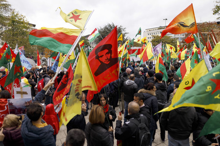 Demonstration gegen die türkische Militär-Offensive in Nordsyrien in Köln