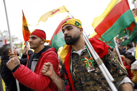 Demonstration gegen die türkische Militär-Offensive in Nordsyrien in Köln