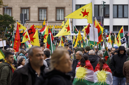 Demonstration gegen die türkische Militär-Offensive in Nordsyrien in Köln