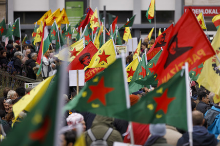 Demonstration gegen die türkische Militär-Offensive in Nordsyrien in Köln
