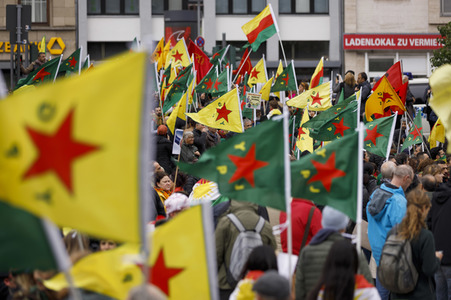 Demonstration gegen die türkische Militär-Offensive in Nordsyrien in Köln
