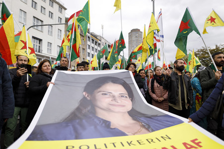 Demonstration gegen die türkische Militär-Offensive in Nordsyrien in Köln
