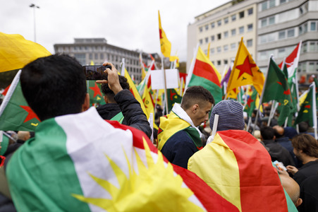 Demonstration gegen die türkische Militär-Offensive in Nordsyrien in Köln