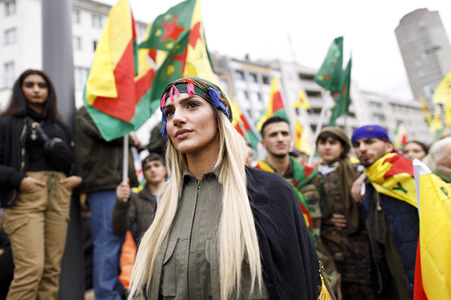 Demonstration gegen die türkische Militär-Offensive in Nordsyrien in Köln