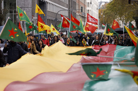 Demonstration gegen die türkische Militär-Offensive in Nordsyrien in Köln