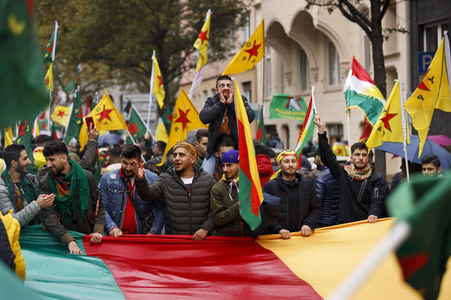 Demonstration gegen die türkische Militär-Offensive in Nordsyrien in Köln