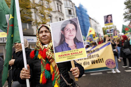 Demonstration gegen die türkische Militär-Offensive in Nordsyrien in Köln