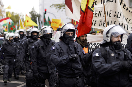 Demonstration gegen die türkische Militär-Offensive in Nordsyrien in Köln