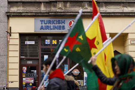 Demonstration gegen die türkische Militär-Offensive in Nordsyrien in Köln