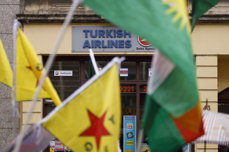 Demonstration gegen die türkische Militär-Offensive in Nordsyrien in Köln