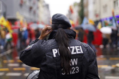 Demonstration gegen die türkische Militär-Offensive in Nordsyrien in Köln