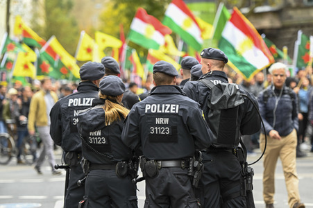 Demonstration gegen die türkische Militär-Offensive in Nordsyrien in Köln