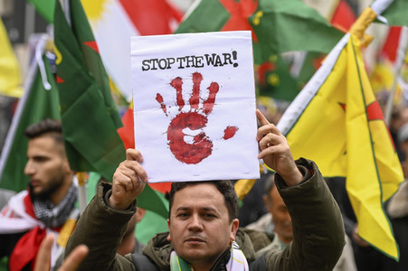 Demonstration gegen die türkische Militär-Offensive in Nordsyrien in Köln