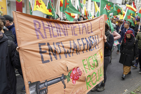 Demonstration gegen die türkische Militär-Offensive in Nordsyrien in Köln