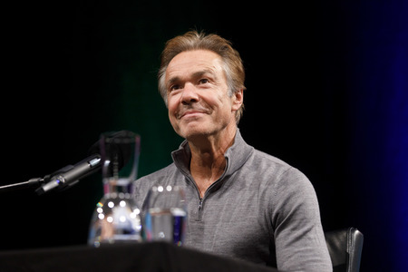 Lit.cologne Spezial mit Hannes Jaenicke in Köln