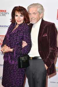 Goldene Bild der Frau 2019 in Hamburg