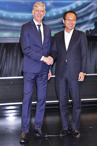 Pressegespräch mit Arsene Wenger in Tokio
