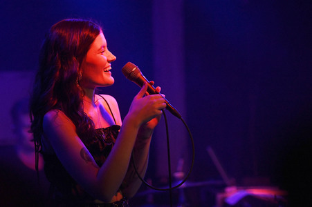 Konzert von Madeline Juno in Hannover