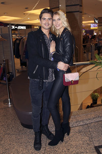 Late Night Shopping Party in Hamburg