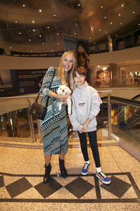 Late Night Shopping Party in Hamburg