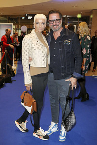 Late Night Shopping Party in Hamburg