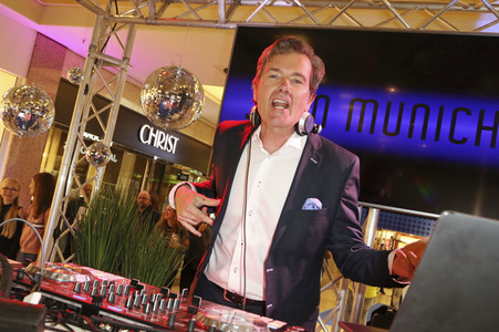 Late Night Shopping Party in Hamburg