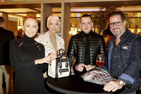 Late Night Shopping Party in Hamburg