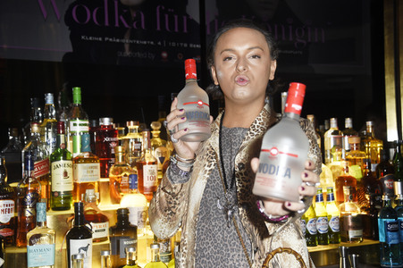 Song- und Video Premiere 'Wodka für die Königin' in Berlin