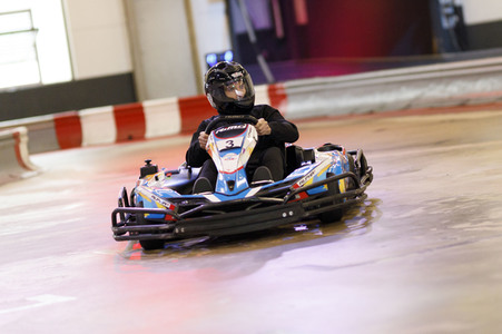 Charity-Kartrennen in Köln