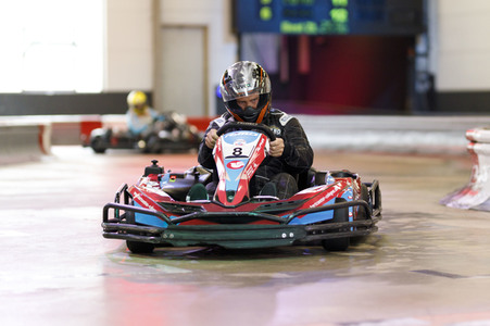 Charity-Kartrennen in Köln