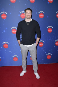 Eröffnung der 'Say Santa Photo Experience' in Glendale