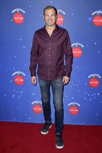 Eröffnung der 'Say Santa Photo Experience' in Glendale