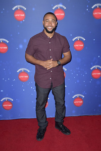 Eröffnung der 'Say Santa Photo Experience' in Glendale