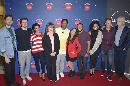 Eröffnung der 'Say Santa Photo Experience' in Glendale