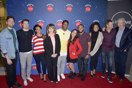 Eröffnung der 'Say Santa Photo Experience' in Glendale