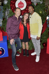 Eröffnung der 'Say Santa Photo Experience' in Glendale