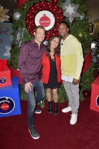 Eröffnung der 'Say Santa Photo Experience' in Glendale