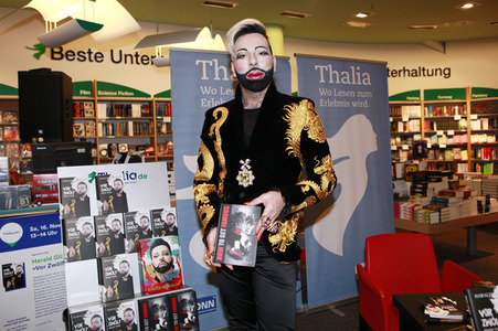 Buchsignierstunde mit Harald Glööckler in Dresden