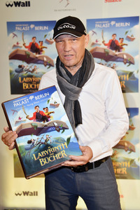 Theaterpremiere 'Im Labyrinth der Bücher' in Berlin