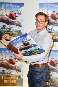 Theaterpremiere 'Im Labyrinth der Bücher' in Berlin